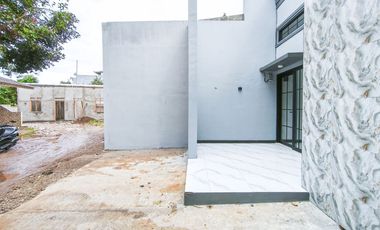 Rumah 8 Menit ke Mall Ciputra Cibubur SHM Dibantu KPR J-41799