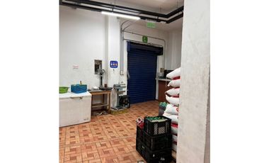 ARRIENDO EDIFICIO DE 3 PISOS PARA COMERCIO REA  395 METROS