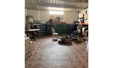 ARRIENDO EDIFICIO DE 3 PISOS PARA COMERCIO REA  395 METROS