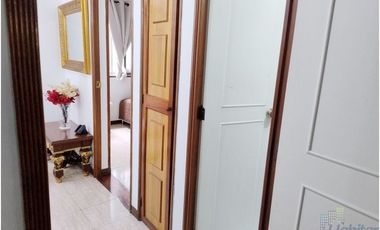casa en venta en prados de sabaneta. Cod V214563
