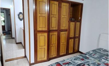 casa en venta en prados de sabaneta. Cod V214563