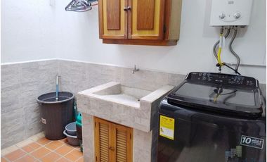 casa en venta en prados de sabaneta. Cod V214563