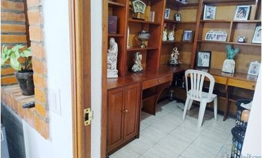 casa en venta en prados de sabaneta. Cod V214563