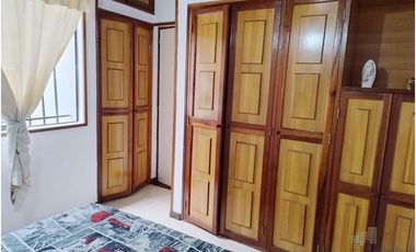 casa en venta en prados de sabaneta. Cod V214563