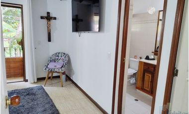 casa en venta en prados de sabaneta. Cod V214563
