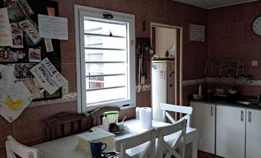 EXCELENTE CASA CON GRAN FONDO LIBRE