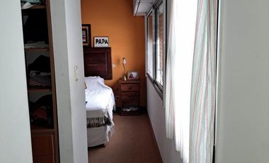 EXCELENTE CASA CON GRAN FONDO LIBRE