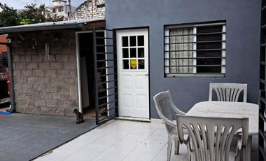 EXCELENTE CASA CON GRAN FONDO LIBRE