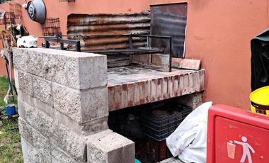 EXCELENTE CASA CON GRAN FONDO LIBRE