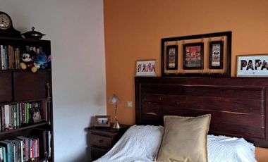 EXCELENTE CASA CON GRAN FONDO LIBRE