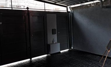 EXCELENTE CASA CON GRAN FONDO LIBRE