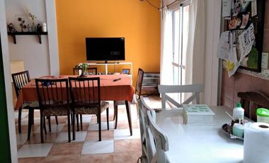 EXCELENTE CASA CON GRAN FONDO LIBRE