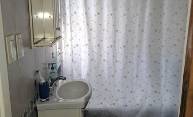 EXCELENTE CASA CON GRAN FONDO LIBRE