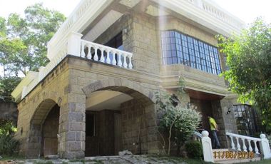House for rent in Cebu City, Silver Hills 3-br with balconies & view of the city