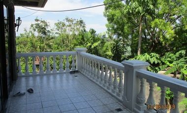 House for rent in Cebu City, Silver Hills 3-br with balconies & view of the city