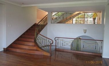 House for rent in Cebu City, Silver Hills 3-br with balconies & view of the city