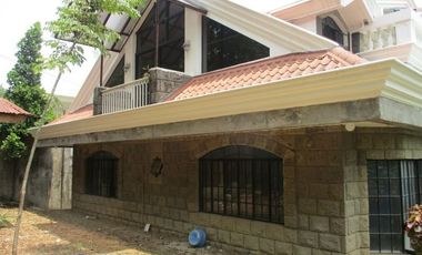 House for rent in Cebu City, Silver Hills 3-br with balconies & view of the city