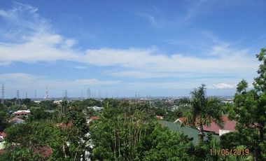 House for rent in Cebu City, Silver Hills 3-br with balconies & view of the city