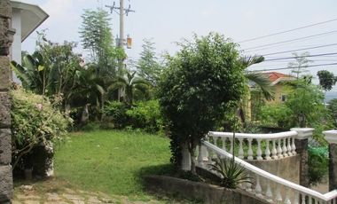 House for rent in Cebu City, Silver Hills 3-br with balconies & view of the city