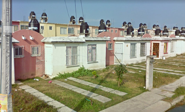 RR REMATES BANCARIOS CASA DE 1 P COL LOMAS DE RIO MEDIO