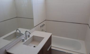 Departamento en Alquiler de 3 ambientes c/cochera en Lomas de Zamora