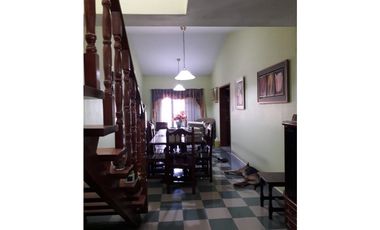 Casa en venta- Barrio Poeta Lugones - Córdoba