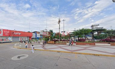 Oportunidad Estratégica En Tarapoto: Amplia Casa En Esquina A 3 Cuadras De La Plaza De Armas