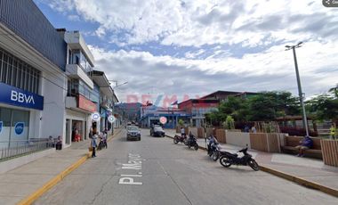 Oportunidad Estratégica En Tarapoto: Amplia Casa En Esquina A 3 Cuadras De La Plaza De Armas