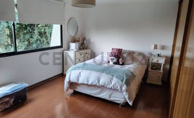 Hermosa y gran casa en condominio la Reina Alta