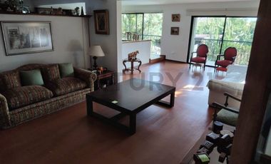 Hermosa y gran casa en condominio la Reina Alta