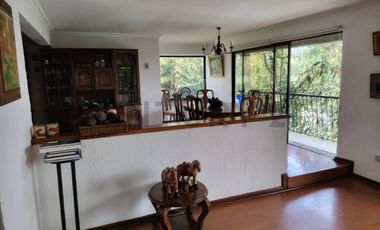 Hermosa y gran casa en condominio la Reina Alta