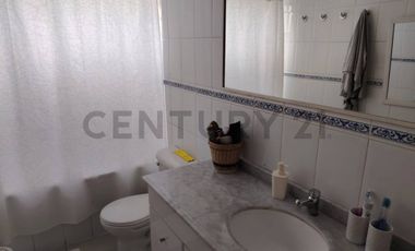 Hermosa y gran casa en condominio la Reina Alta