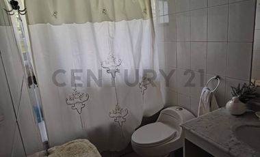 Hermosa y gran casa en condominio la Reina Alta