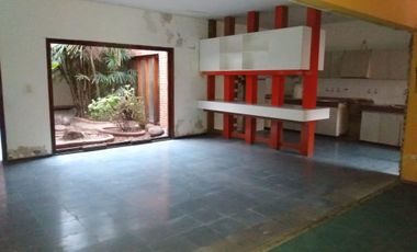 Venta Casa 4 dormitorios a reciclar o demoler Anzoátegui 600