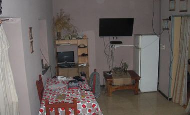 Excelente casa 3 amb en lote propio en ballester sobre calle maipu