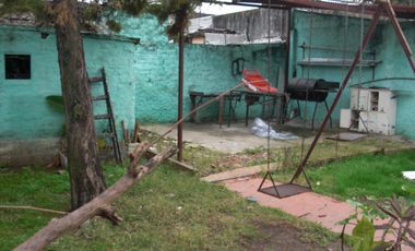 Excelente casa 3 amb en lote propio en ballester sobre calle maipu