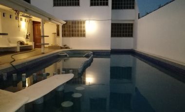 EN VENTA CASA EN ACAPULCO PIE DE LA CUESTA A UNOS METROS DE LA PLAYA