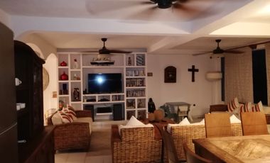 EN VENTA CASA EN ACAPULCO PIE DE LA CUESTA A UNOS METROS DE LA PLAYA