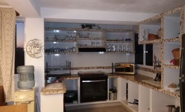 EN VENTA CASA EN ACAPULCO PIE DE LA CUESTA A UNOS METROS DE LA PLAYA