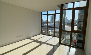 Garay Office Park. Oficina con vista al frente a estrenar.
