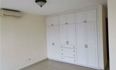ALQUILER DE APARTAMENTO CON L/B EN MARBELLA