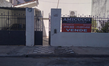 Venta casa 4 ambientes zona Villa Lynch