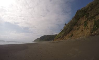 Se Vende Terreno para Desarrollar Frente al Mar en Caimito ~ Esmeraldas