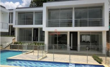 Maat vende Casa en conjunto, El Recreo-Villeta  216M2 $ 620Millones