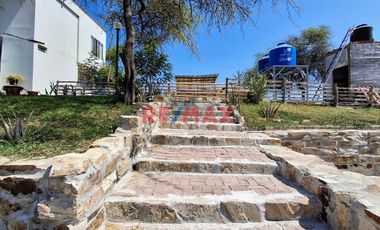 🌿✨ Descubre el encanto rústico y la tranquilidad de vivir en una hermosa casa de campo en Piura. ✨🌿

🏡 Esta encantadora residencia de dos pisos ofre