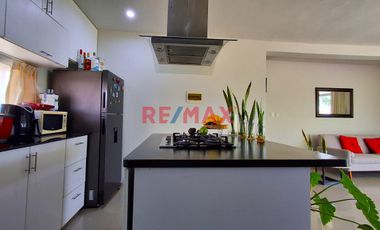 🌿✨ Descubre el encanto rústico y la tranquilidad de vivir en una hermosa casa de campo en Piura. ✨🌿

🏡 Esta encantadora residencia de dos pisos ofre