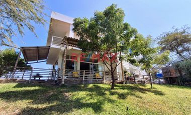 🌿✨ Descubre el encanto rústico y la tranquilidad de vivir en una hermosa casa de campo en Piura. ✨🌿

🏡 Esta encantadora residencia de dos pisos ofre