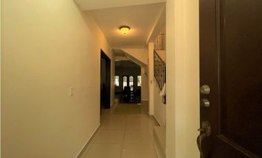 SEA Confiable Vende Hermosa Casa en Llanos de Curundu