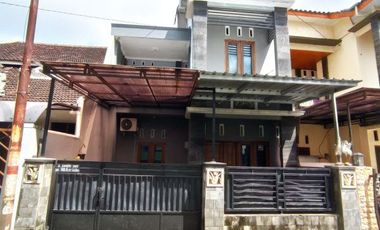 Dijual Rumah Luas 2 Lantai Tengah Kota Dekat Xt Square Yogya