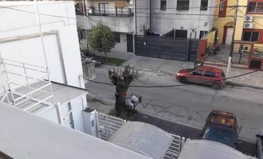 VENTA - DEPARTAMENTO DE 2 AMBIENTES CON ENTREPISO - MORON